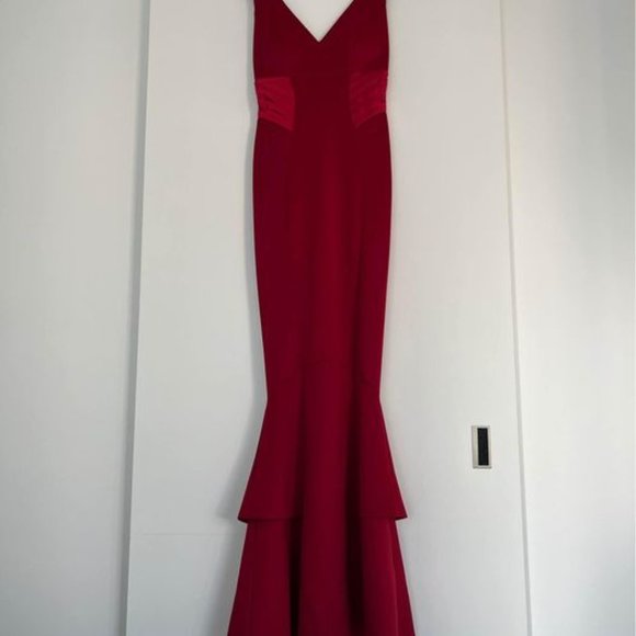 Lipsy London Gown - Picture 4 of 8